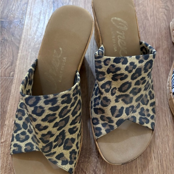 Lot of 4 pair Onex Women's Animal Print Sandals - Picture 5 of 5